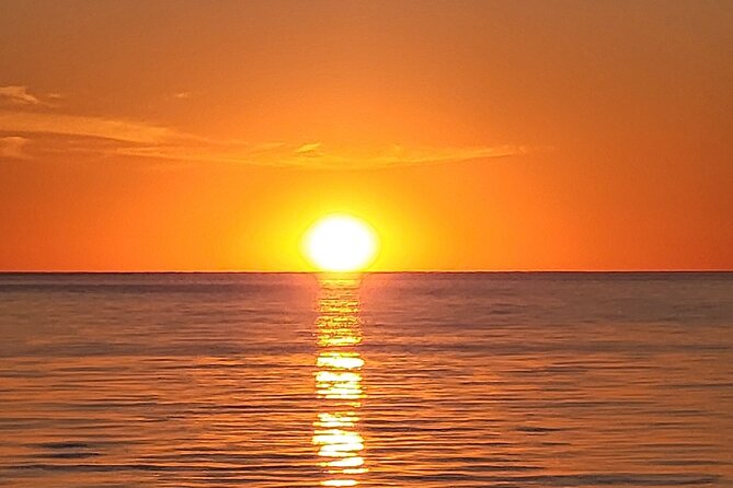 Broome: Cable Beach Sunset Dinner & Entertainment Cruise - Sunset Cruise Experience