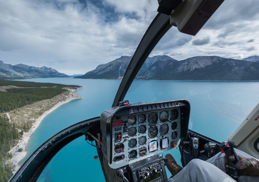 Canadian Rockies: Helicopter Flight With Exploration Hike