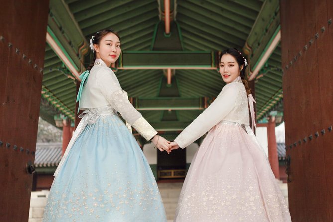 Changdeokgung Palace Hanbok Rental Experience in Seoul