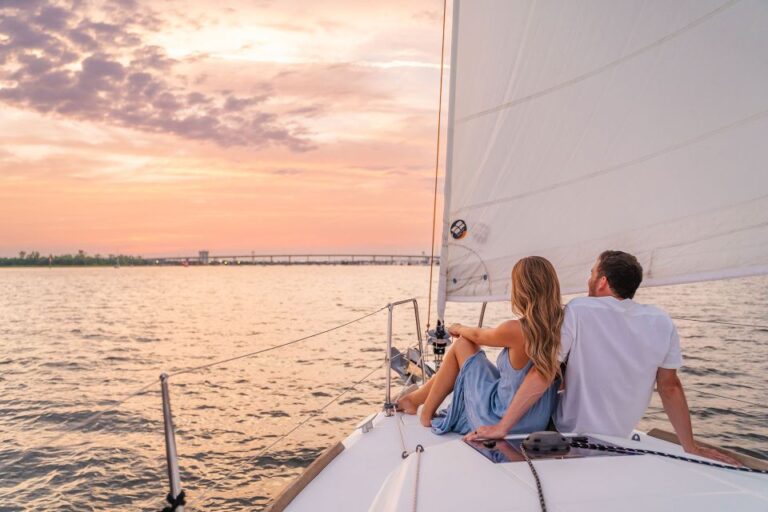 Charleston: Private Luxury Sailing Charter BYOB