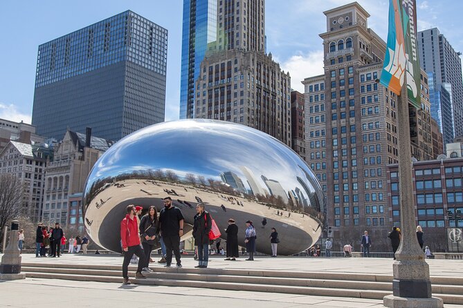 Chicago Architecture & Highlights With Local Treat – Small Group Walking Tour