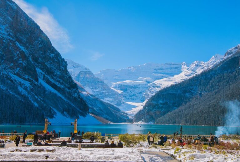 From Banff: Shuttle to Moraine Lake and Lake Louise