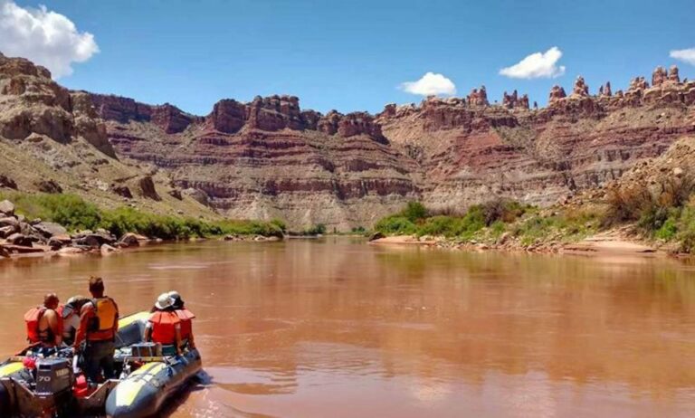 From Moab: Cataract Canyon Whitewater Rafting Experience