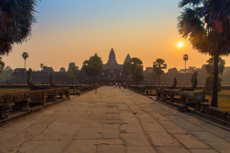 From Siem Reap: Angkor Wat Sunrise Small Group Tour