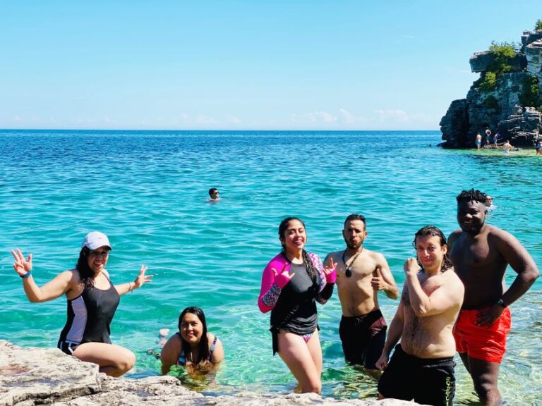 From Toronto: Bruce Peninsula Guided Hiking Day Trip