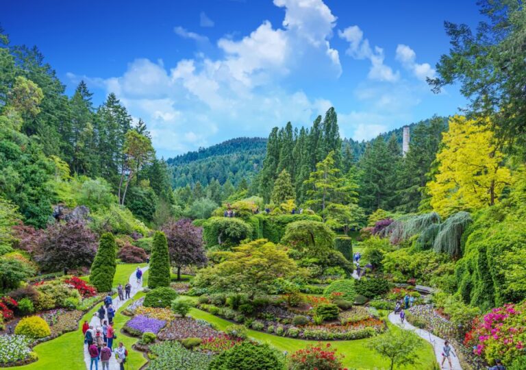 From Vancouver: Full-Day Victoria & Butchart Gardens Tour
