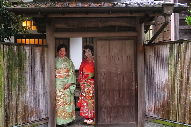 Fukagawa, Tokyo: Meet Geisha as They Prepare for Work - Logistics