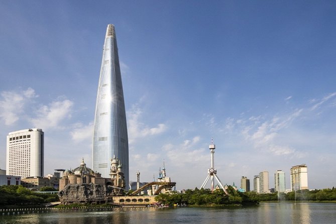 Full-Day Private Lotte Tower, Aquarium and Lotte World Theme Park Tour  - Lotte Tower Experience