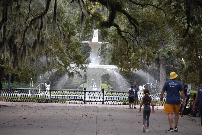 Heart of Savannah History Walking Tour – 2hr