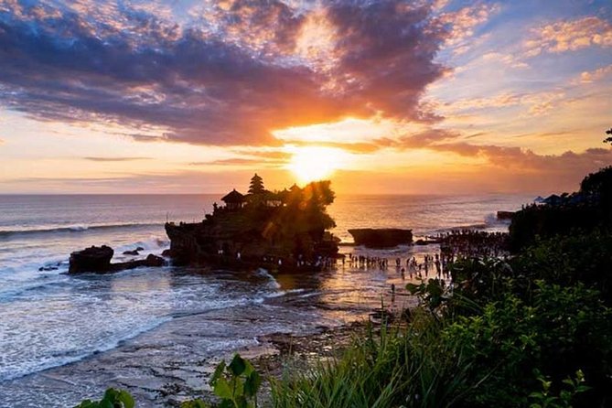 Hidden Nungnung Waterfall and Tanah Lot Sunset Private Tour