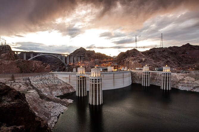 Hoover Dam From Las Vegas With American Traditional Hot Breakfast