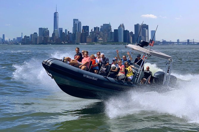 Hudson River: New York City Manhattan Small-Group Boat Ride