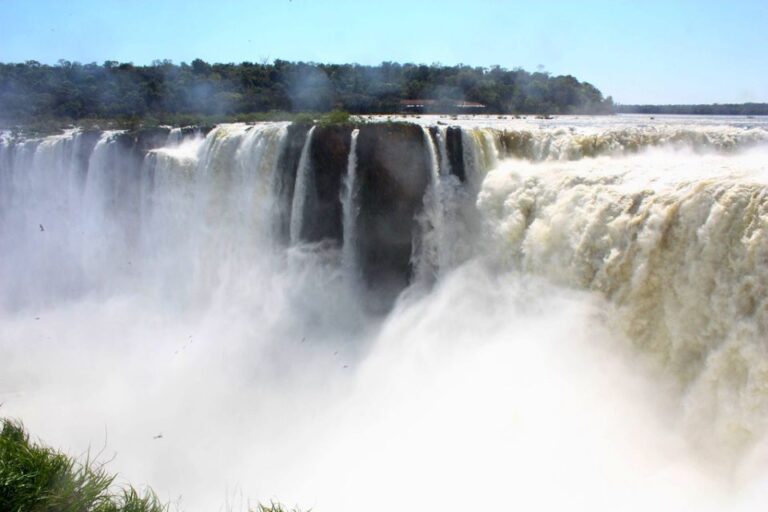 Iguazú Falls Brazil & Argentina 3-Day In-Out Transfers