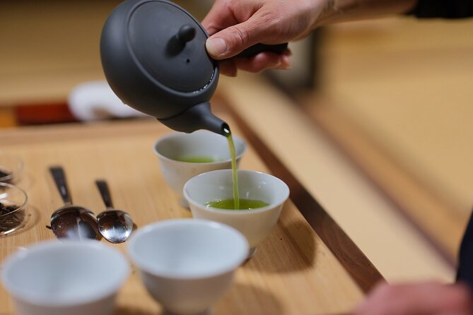 Japanese Tea With a Teapot Experience in Takayama