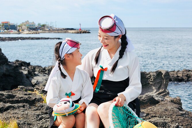 [Jeju] Woman Diver Haenyeo Traditional Clothes Rental Experience