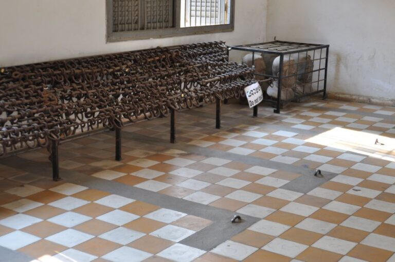 Khmer Rouge In Depth: Tuol Sleng Museum & Killing Fields