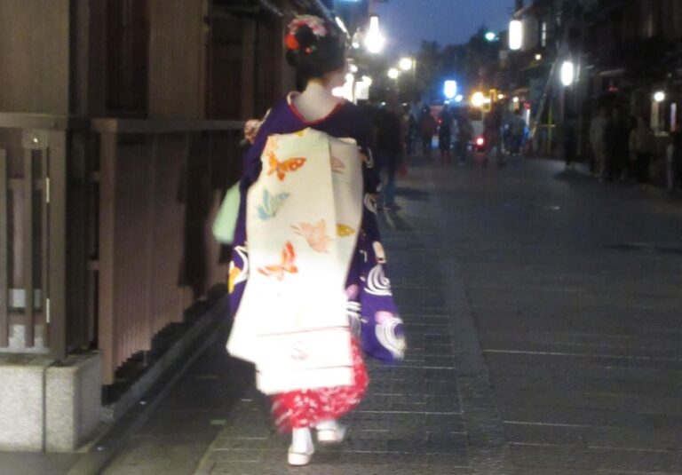 Kyoto: Kiyomizu Temple, Pagoda, Gion ‘Geisya’ (Italian)