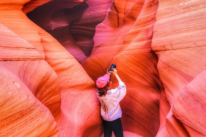 Lower Antelope Canyon and Horseshoe Bend Small Group Day Tour