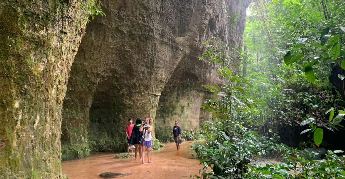 Manaus: Presidente Figueiredo Caves and Waterfalls Tour