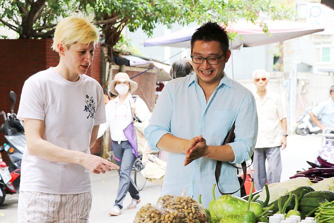 Market Tour and Taiwanese Cooking Class in Taipei