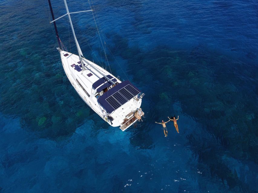 Maui: Private Yacht Snorkeling Tour With Breakfast and Lunch