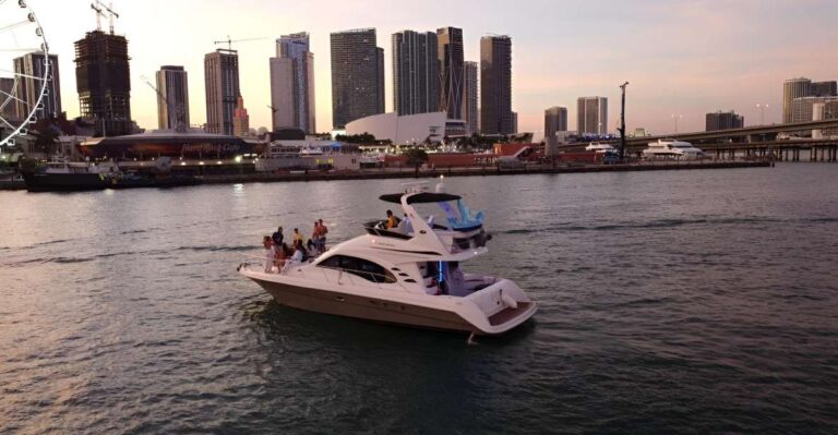 Miami: Private Sunset Yacht With Courtesy Drinks to Toast