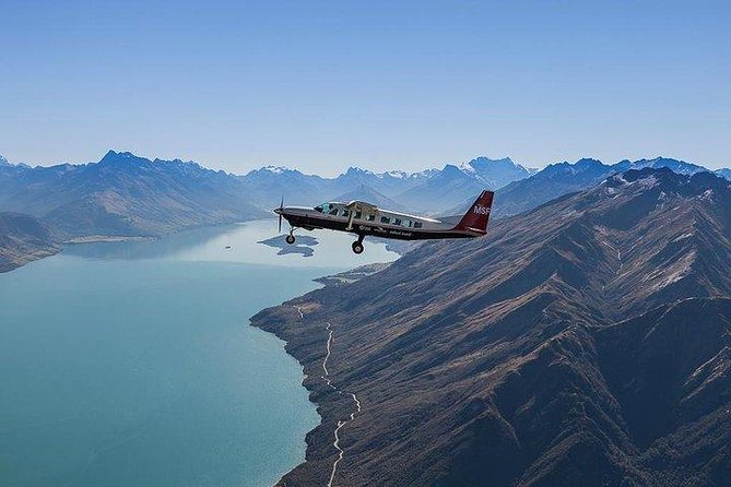 Milford Sound Walking Tour With Round-Trip Scenic Flight From Queenstown