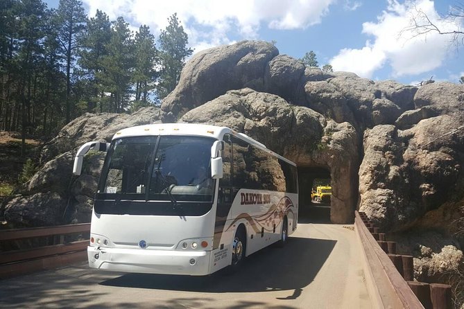 Mount Rushmore and Black Hills Bus Tour With Live Commentary