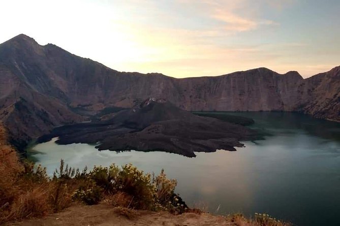 Mt. Rinjani Crater Rim Private Overnight Trek From Senaru  – Lombok