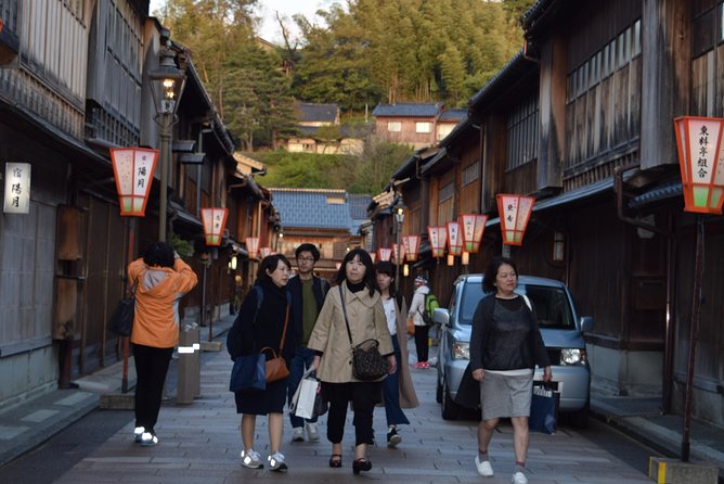 Must See Kanazawa With A Local: Private & Personalized