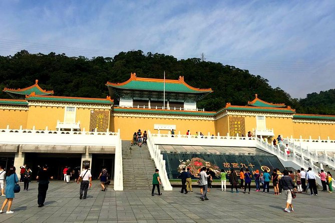 N114 Palace Museum Yangmingshan National Park Tamsui Old Street Taipei Day Tour (10h) - Tour Itinerary