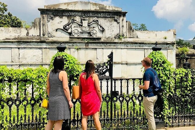 New Orleans City and Cemetery Tour With Garden District Stroll - Sightseeing Highlights