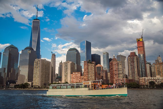 New York City Bright Lights Skyline Cruise on Yacht - Cruise Highlights
