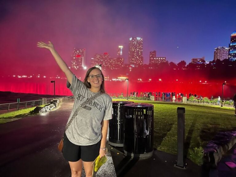 Niagara Falls at Night: Illumination Tour & Fireworks Cruise