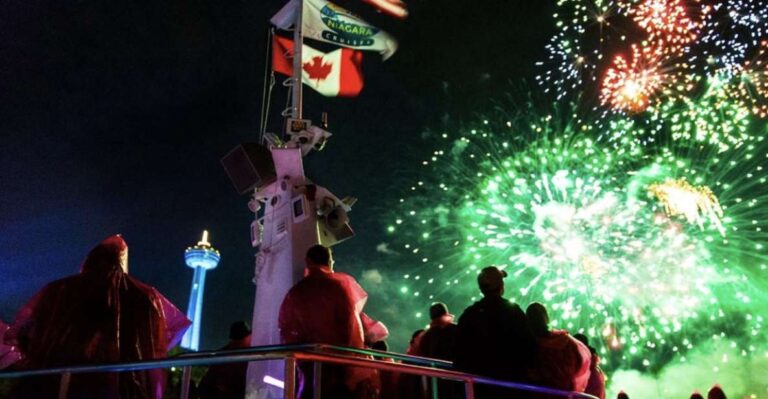 Niagara Falls, Canada: Evening Fireworks Cruise