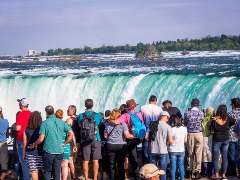 Niagara Falls One-Day Discovery Tour From Toronto