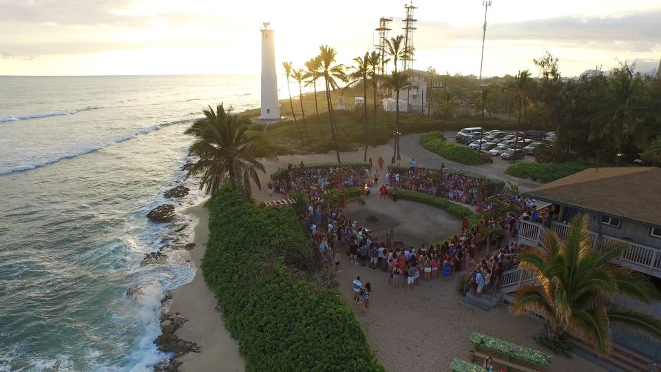 Oahu: Germaine’s Traditional Luau Show & Buffet Dinner