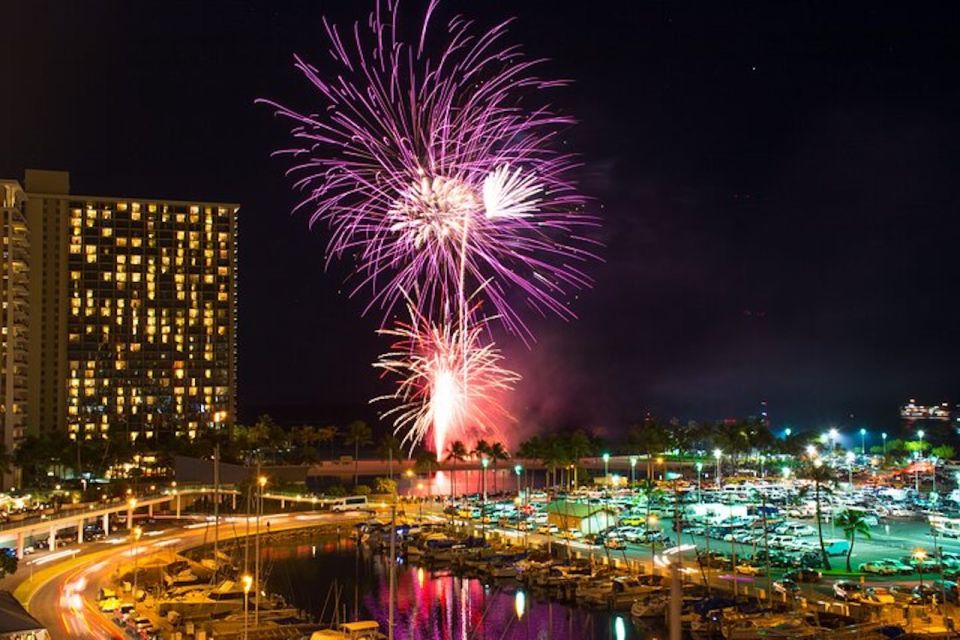 Oahu: Waikiki Fireworks Sail - Experience Highlights
