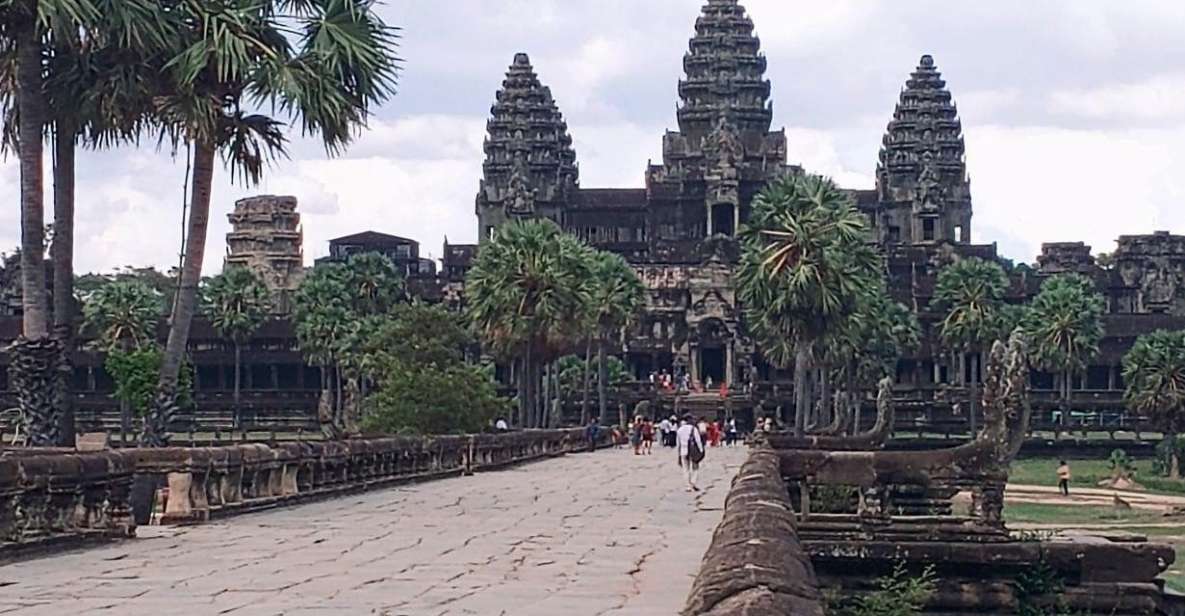 One Day Shared Trip to Angkor Temples With Sunset