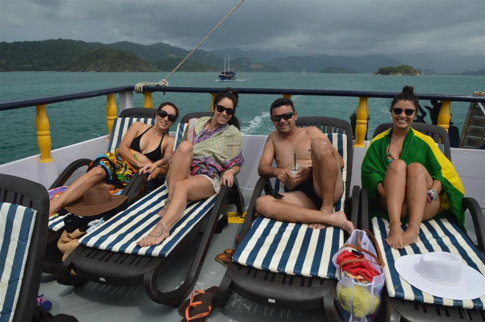 Paraty Bay: Islands & Beaches Boat Tour With Snorkeling