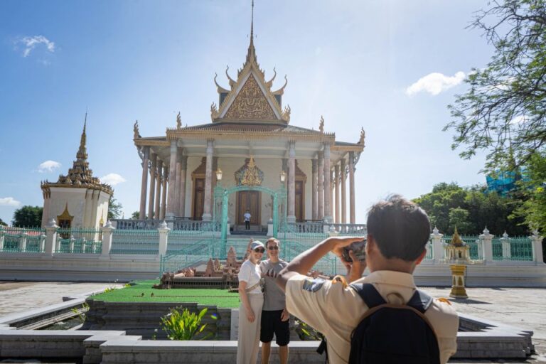 Phnom Penh City Tour by Tuk Tuk With English Speaking Guide