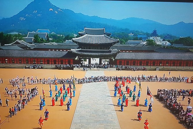 Primary and Main Royal Palace, Gyeongbokgung Palace and Its Vicinity - Historical Significance of Gyeongbokgung Palace