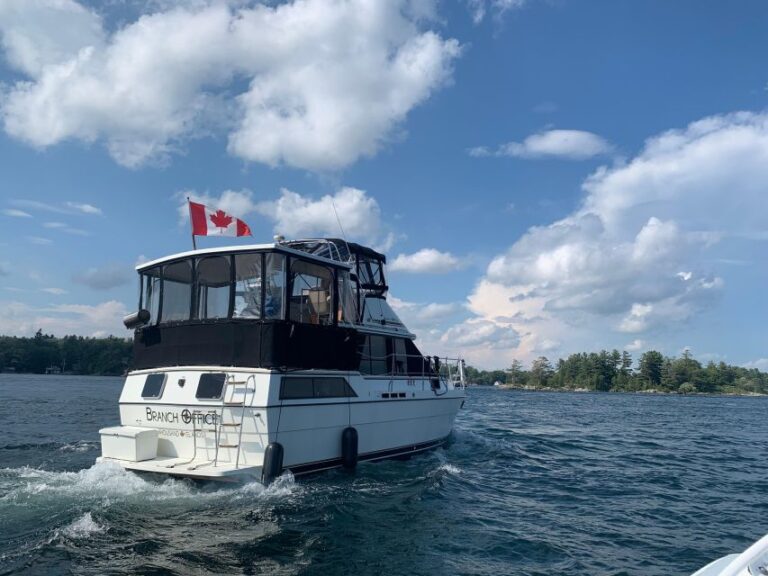 Private 1.5 Hour Thousand Islands Cruise for up to 10 People