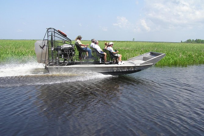 Private Airboat Ride and Plantations Tour With Gourmet Lunch From New Orleans