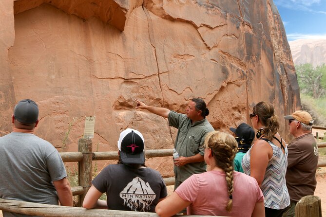Private Scenic Petroglyph Tour in Moab