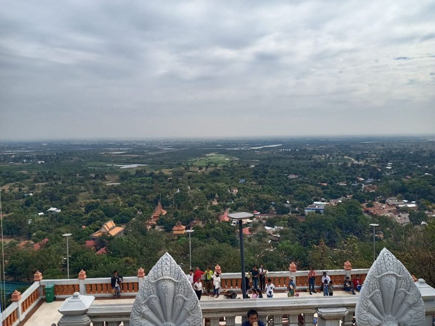 Private Tour to Udong Hill & Sunset Cruise on Mekong River