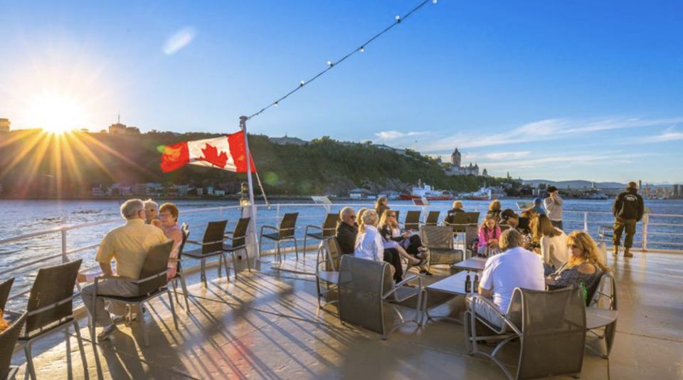 Québec City: Evening Cruise With Dance Floor and Live DJ