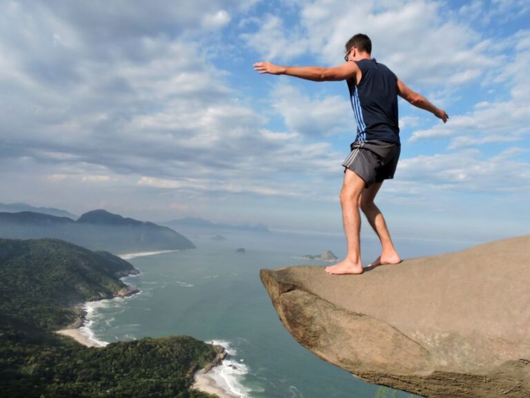 Rio De Janeiro: Pedra Do Telegrafo Hiking Tour