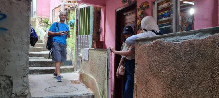 Rio De Janeiro: Santa Marta Favela Excursion With a Local