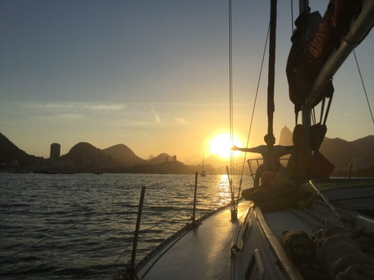 Rio De Janeiro: Sunset Sailing Tour